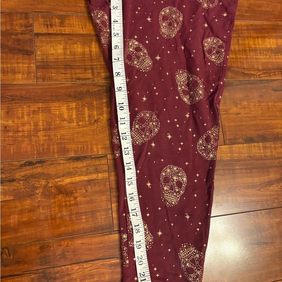 Torrid Gold Foil Star Sugar Skull Zinfandel Crop Leggings size 2x - Picture 14 of 15